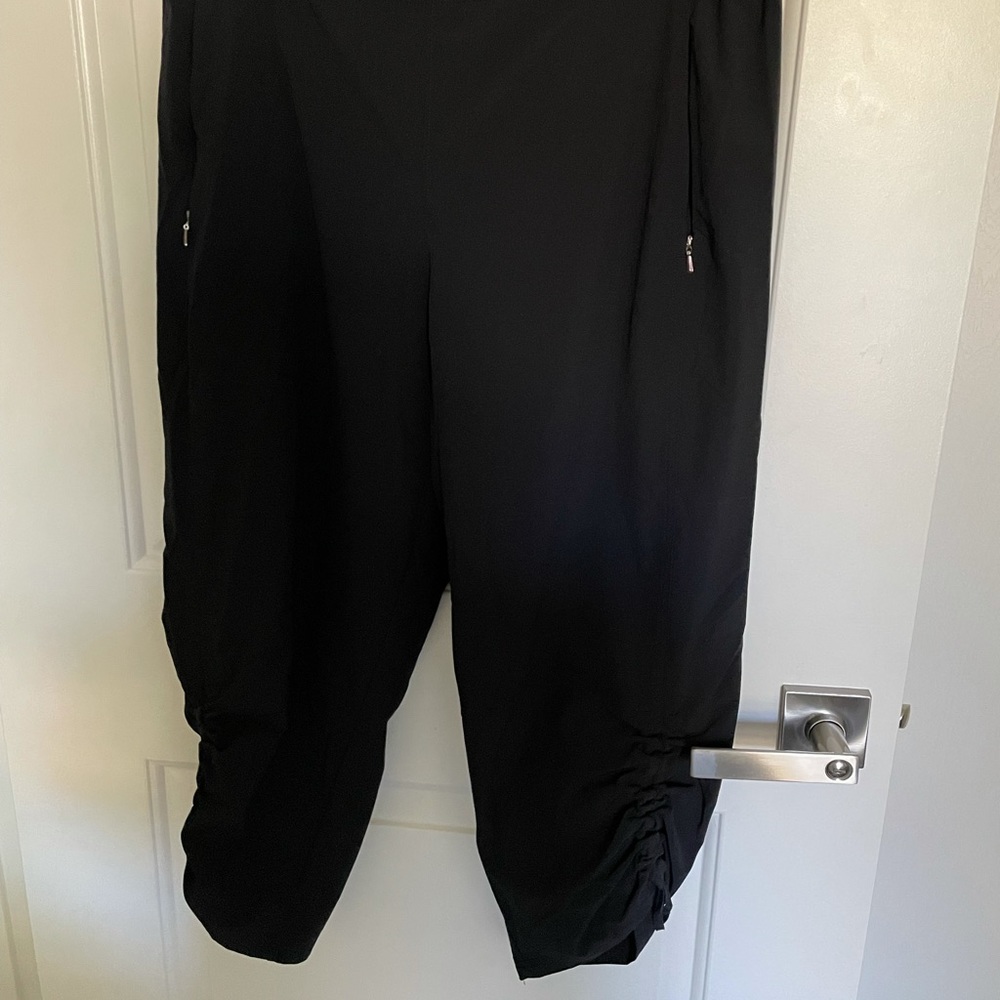 Carrie Underwood work out pants